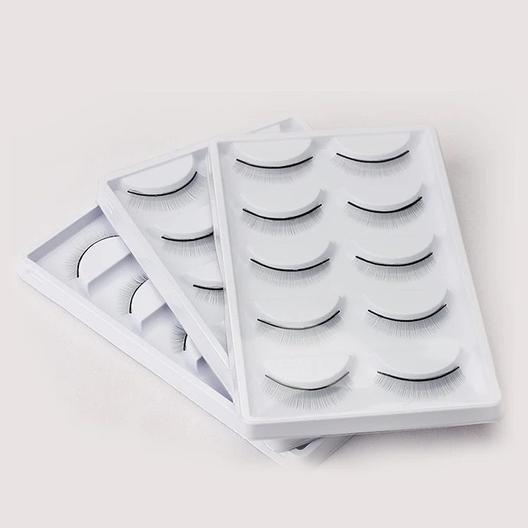 Lash Mannequin Head with 5 Pairs Practice Lashes (Copy) image 2