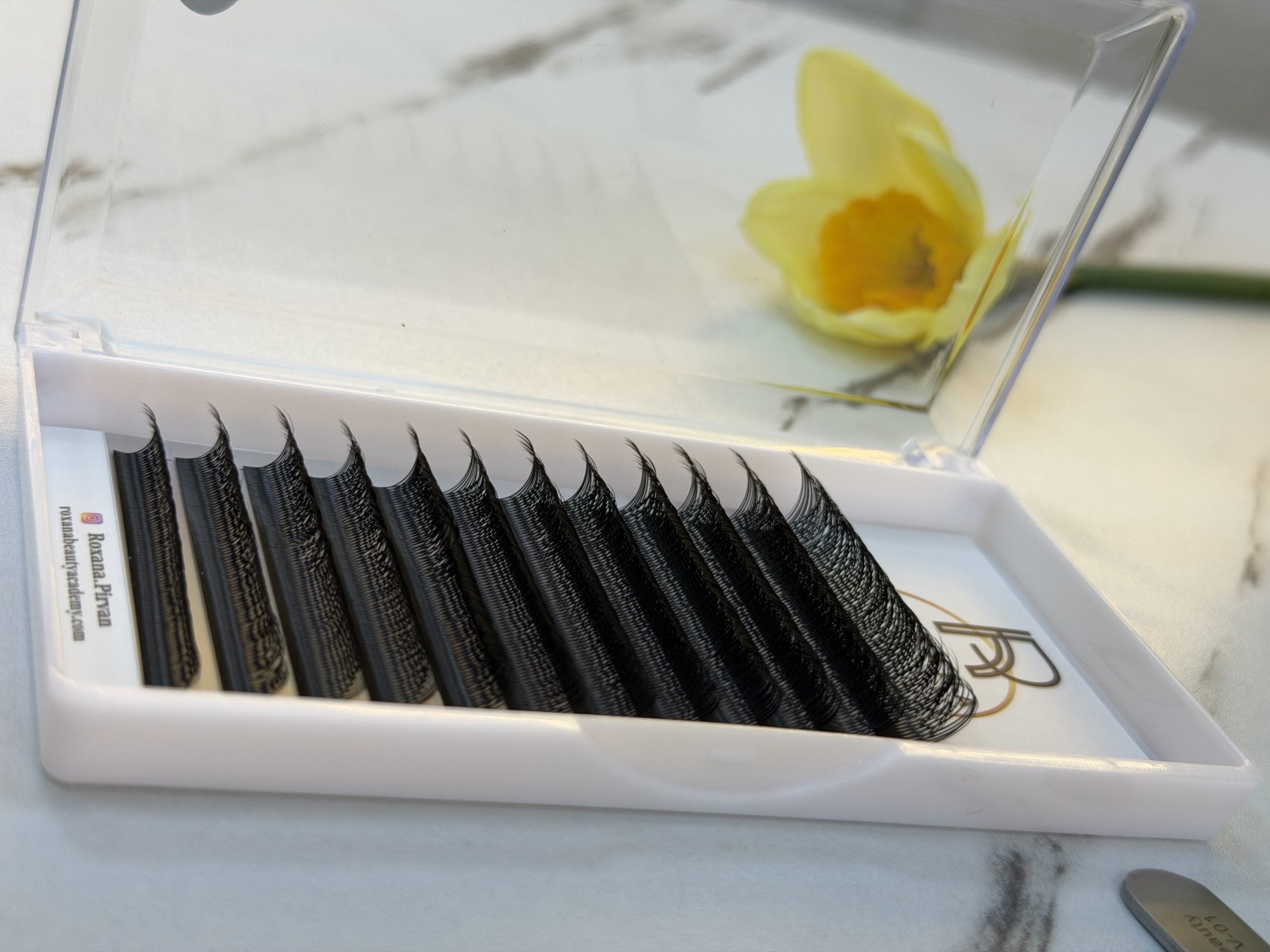 4W Eyelash Extensions 0.07 – 8D Volume Lashes (Double Layer) UK image 4