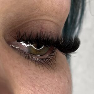 Roxana Beauty Academy 611C01DD 2917 4BB9 8395 C94E6BF28A24