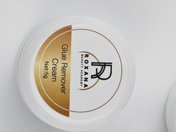 Roxana Beauty Academy 1B2A026F EC89 4B71 A9EC E5735CFA428B